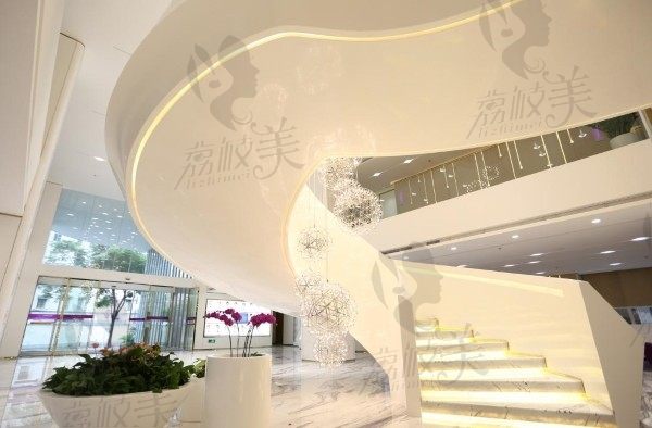 上海美莱医疗美容医院一楼大厅环境