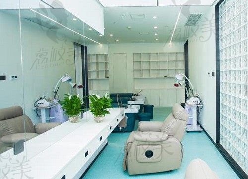 长沙开福毳发植发医疗美容理疗室