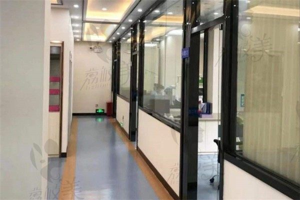 广东佛山携创口腔门诊部走廊