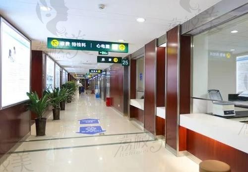 郑州新视界眼科医院走廊