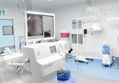 北京爱尔英智眼科医院手术室