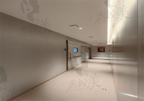 北京伊摩医疗美容门诊部走廊