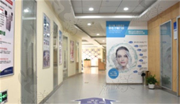台州爱尔眼科医院走廊