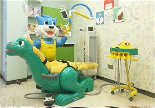 重庆乐乐欣口腔医院儿童诊疗室