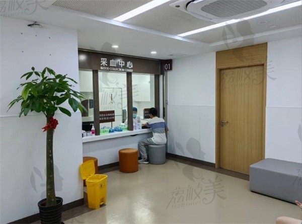 上海同济医院眼科价格查询，半飞秒激光15500+白内障6800+斜视5000+