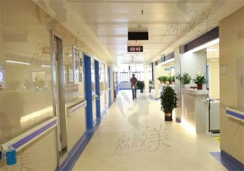 重庆市人民医院眼科走廊