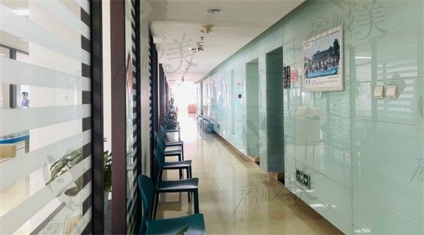 北京茗视光眼科医院走廊
