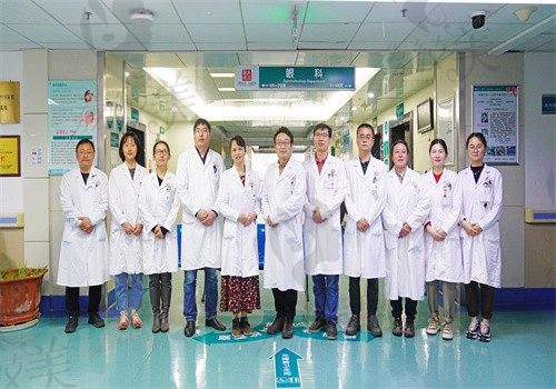 南京市第一医院眼科医生团队
