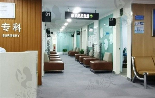 重庆万州爱尔阳光眼科医院走廊