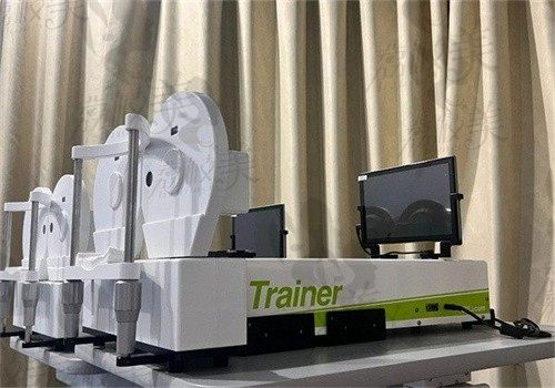 南昌大学附属眼科医院俞方良白内障技术好，超声乳化+人工晶体植入8000起