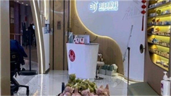 北京明日眼科诊所程康鹏配制星趣控离焦镜仅3790元起，带镜架