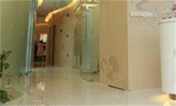 汉寿万善军口腔诊所走廊