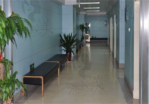中南大学湘雅医院整形美容科走廊