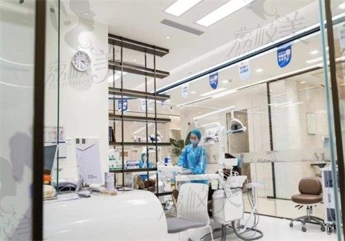 唐山中牙口腔医院简介：资质正规医生有实力而且看牙价格亲民可以选择