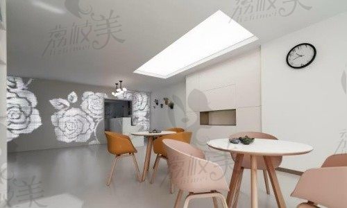 合肥创美口腔等候区