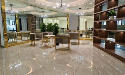 湖州复大中齿口腔（织里店）大厅