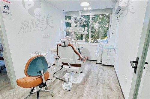 湖州复大中齿口腔医院种植牙怎么样?医生技术正规靠谱价格不贵能电话预约
