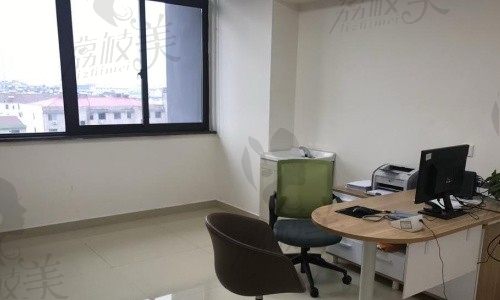 江苏宜兴海吉亚医院鼎植口腔科办公室