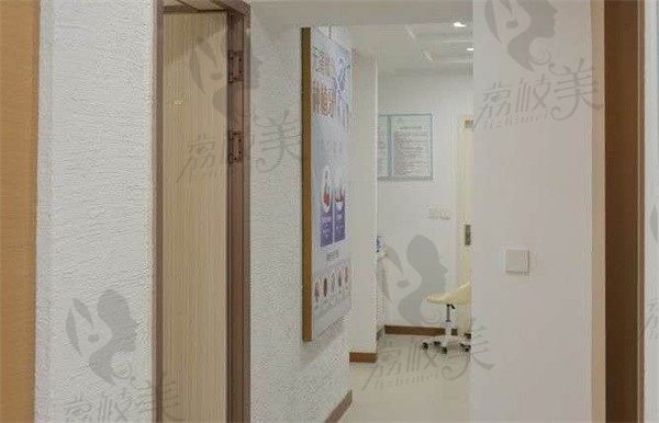 上海市意尔口腔门诊部走廊