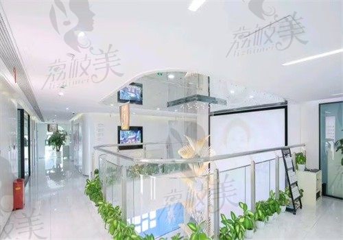 苏州美奥口腔门诊部（吴江松陵店）走廊