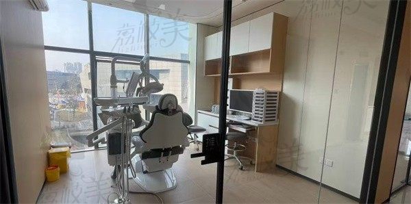 资中牙米口腔门诊部诊疗室
