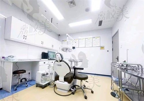 乌鲁木齐天牙口腔门诊部（沙区店）诊室