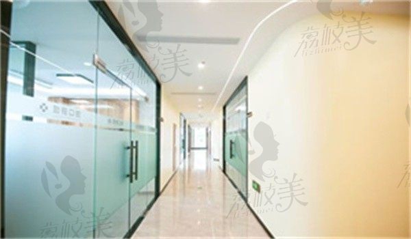 镇江京口励程口腔医院走廊