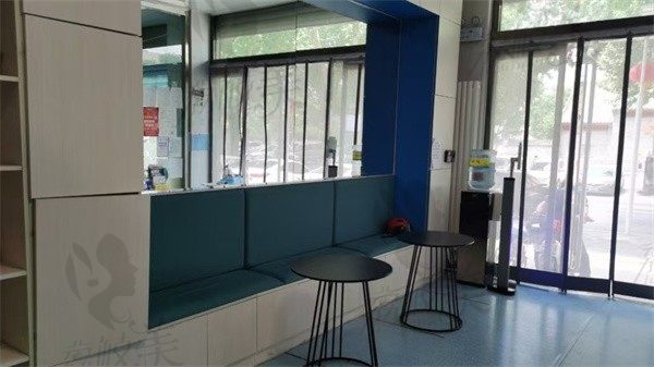 石家庄正定河大口腔医院候诊区