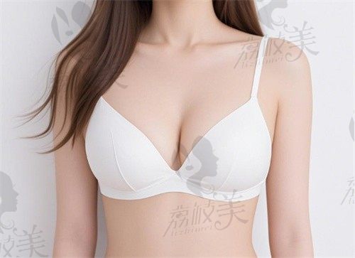北京英煌陈伟做间联祖细胞丰胸手术价格3.28~4.8w左右,脂肪成活率高