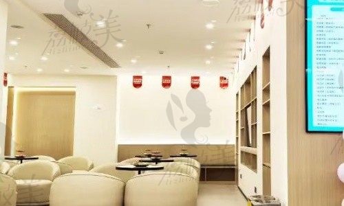 深圳牙科排名前十中慈恩齒科陳江山怎么樣？做牙齒矯正擅長價(jià)格不貴技術(shù)好可預(yù)約