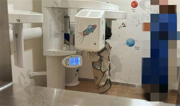 成都多乐儿童齿科医院CT室