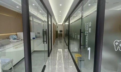 唐山维乐口腔（华岩南路店）走廊