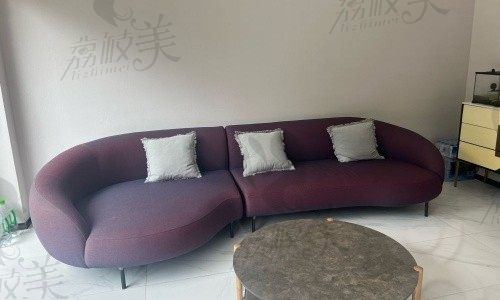 安博瑞尔口腔医院候诊区