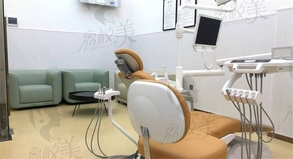 温州优博口腔门诊部诊疗室