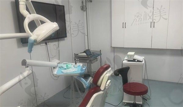 无锡惠山德厚口腔门诊部诊疗室