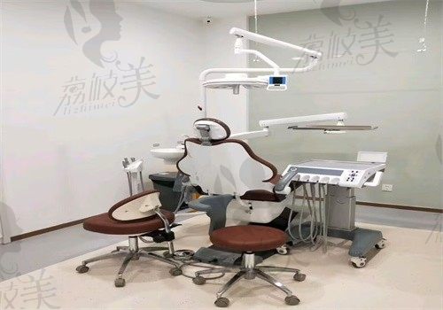珠海六和口腔门诊部（宝龙分院）诊室