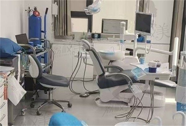 仪征贝恩口腔门诊部诊疗室