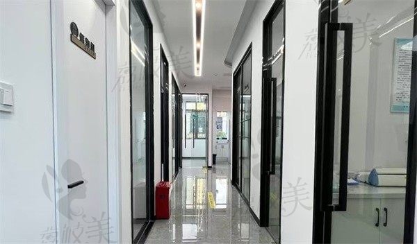 常熟零点口腔门诊部走廊