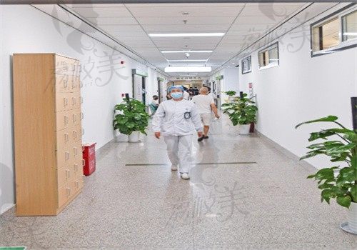武汉市中心医院走廊