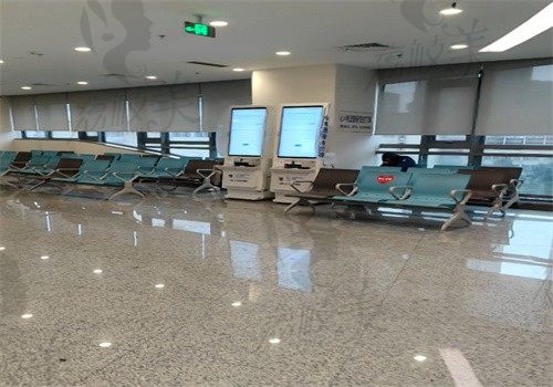 浙江大学医学院附属邵逸夫医院等候区