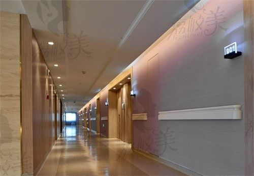 重庆市安琪儿妇产医院走廊