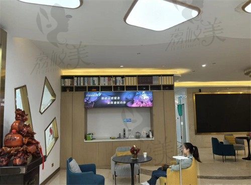 温州市鹿城韩星医疗美容门诊部大厅
