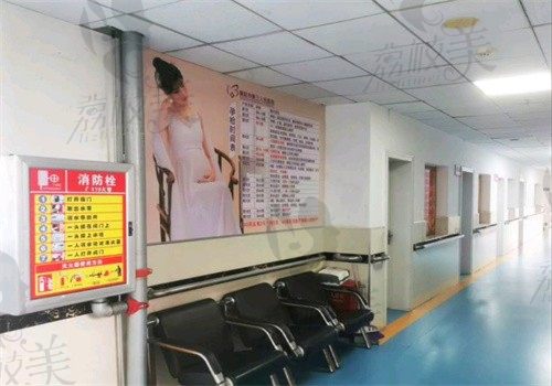 襄阳第三人民医院口腔科走廊