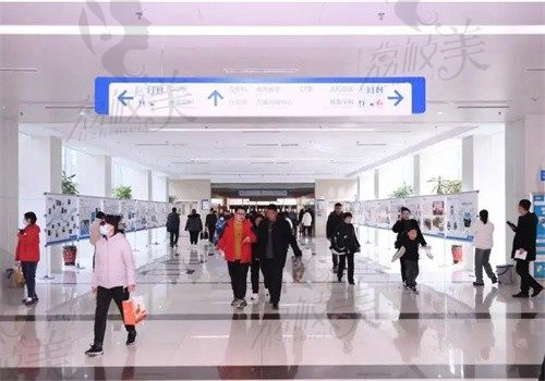 济宁市第一人民医院大厅