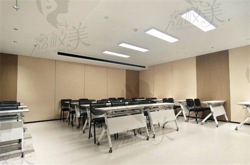 哈尔滨领艺医疗美容门诊部候诊区