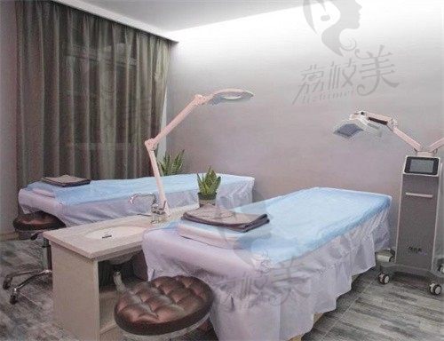 长兴玖美医疗美容诊所诊疗室