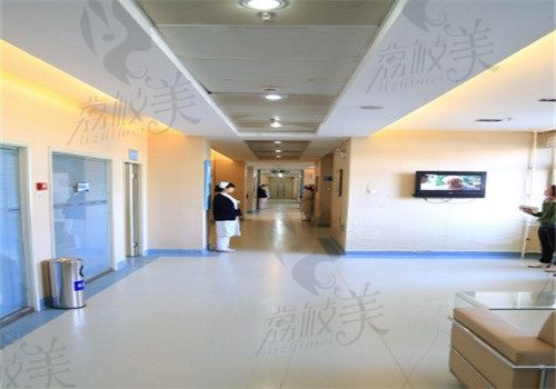 天津市天津医院走廊