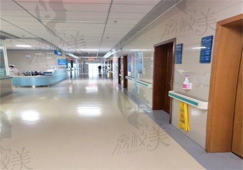 安徽医科大学第二附属医院走廊