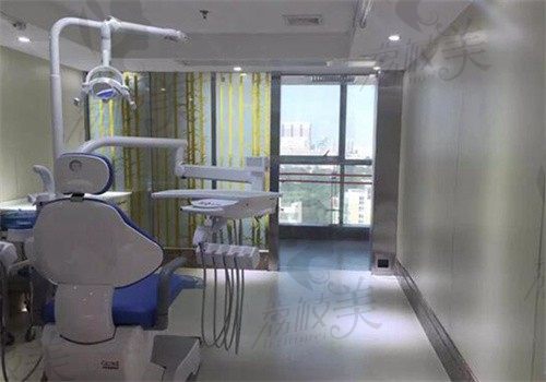 广东医科大学附属口腔医院诊室