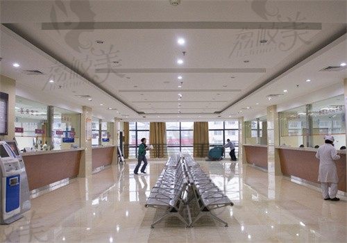 丽水市中心医院等候区